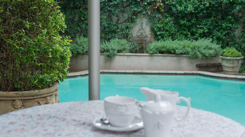 Osborne House Hotel Претория Екстериор снимка