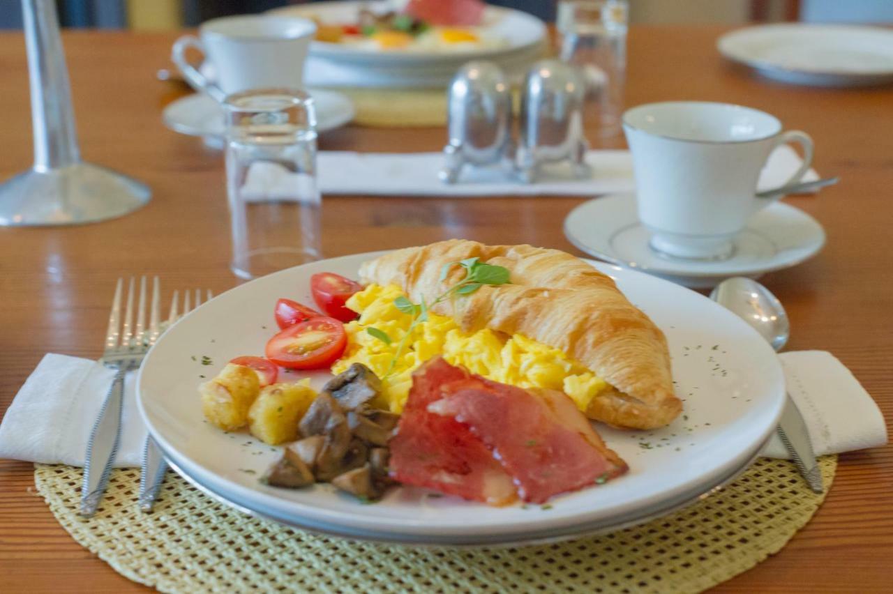Osborne House Hotel Претория Екстериор снимка